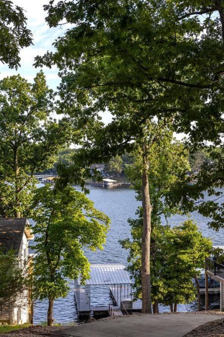 Funky Little Lakehouse - Private Dock And Sunset View Sunrise Beach Exteriör bild